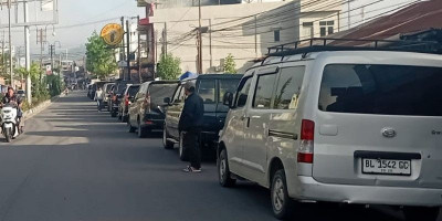 Panic Buying BBM Takengon Menggila, Antrean SPBU Tembus Tiga Kilometer