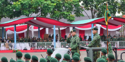 Pimpin Upacara HUT ke-65 Kostrad, Panglima TNI Tegaskan Peran Strategis Kostrad Jaga NKRI