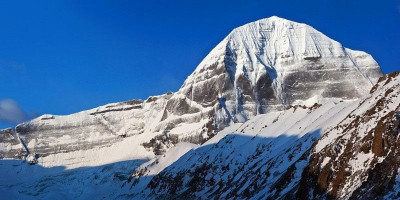 Gunung Kailash: Puncak Sakral di Himalaya yang Tak Pernah Didaki