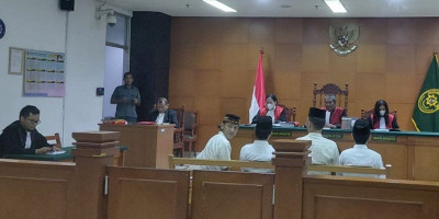 PN Jakarta Timur Vonis 4 Pencuri Senjata Api Polsek Matraman 
