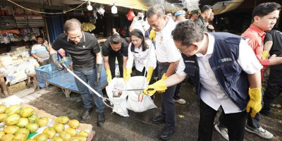 Mendag, Menteri LH bersama Wali Kota Jakarta Timur Gelar Aksi Bersih-Bersih