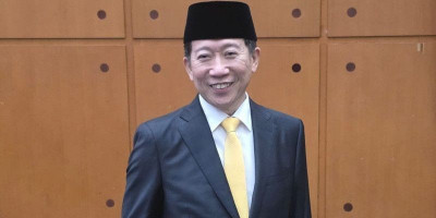 Mendikdasmen Lantik Handi Irawan Sebagai Anggota DPN