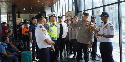 Kapolres Metro Jakarta Utara Erick Frendriz Cek Kesiapan Pospam Idul Fitri di Koja