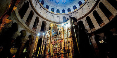 Aparat Israel Cegah Patriark Yerusalem Masuk Gereja Makam Kudus