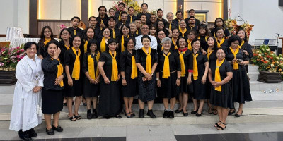 Koor Meriah Iringi Vigili Paskah Paroki Galaksi Bekasi