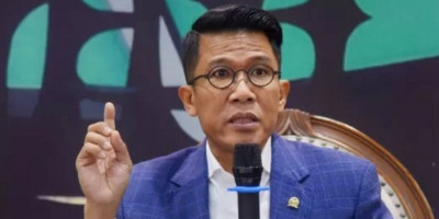 DPR Desak BI Agresif Amankan Rupiah