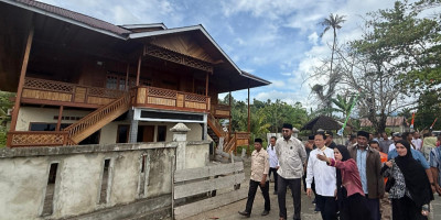Prof. Rokhmin Dahuri Tinjau Potensi Kelautan Halmahera Selatan, Dorong Program Kampung Nelayan Merah Putih