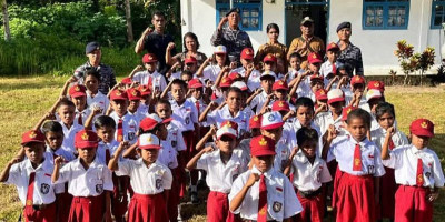 TNI AL Hidupkan Kembali Sekolah di Aru yang Mati Suri