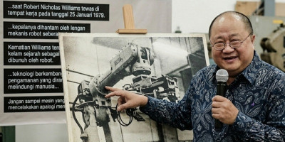 Manusia Pertama Dibunuh Robot