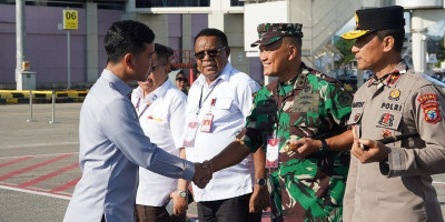 Komandan Kodaeral XIV Hadiri Pengantaran Wapres RI di Bandara Domine Eduard  Osok Sorong