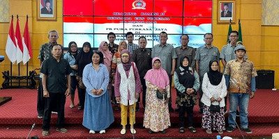 Pesangon Tak Cair, Buruh Senja Pabrik Rokok Tagih Keadilan