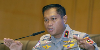 Dirgakum Korlantas Ingatkan Masyarakat Tak Terobos Pintu Perlintasan KA Saat Ditutup