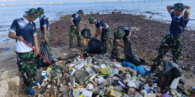 Sathantai Kodaeral IV Bersihkan Pantai Tanjung Uma