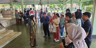 Libur Akhir Pekan, Pura Mangkunegaran Dipadati Wisatawan