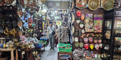 Pasar Triwindu Solo, Jejak Sejarah dalam Balutan Barang Antik