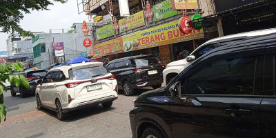 Parkir Liar Picu Kemacetan Parah di Suryakencana Bogor