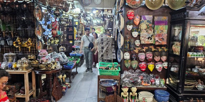 Pasar Triwindu Solo, Jejak Sejarah dalam Balutan Barang Antik