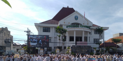 Ratusan Guru Honorer non Dapodik di Kota Reyog Menuntut Pengakuan