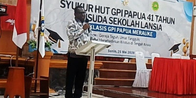 HUT Ke-41 GPI Papua di Merauke Diwarnai Wisuda Sekolah Lansia