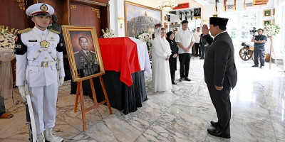 Presiden Prabowo Pimpin Penghormatan Terakhir untuk Jenderal Ryamizard Ryacudu