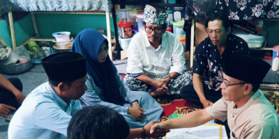 Di Balik Gerobak Pemulung, Ada Harapan Baru Lewat Sebuah Pernikahan Sederhana