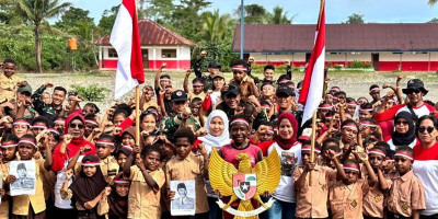 Tawa dan Senyum Kebahagiaan Anak-Anak Papua di Hari Peringatan Pancasila