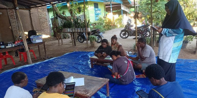 Lentera Digital PKBM Angsa Laut Buka Akses Teknologi Orang Papua