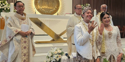 Kardinal Suharyo Pimpin Pernikahan Suci Carolus Raditya dan Klara Fidelia