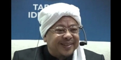Tasawuf Bikin Dunia Jadi Kecil: Syekh Fathurahman Ungkap Kunci Tak Tertipu Gemerlap Dunia