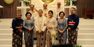 Kardinal Suharyo Pimpin Pernikahan Suci Carolus Raditya dan Klara Fidelia
