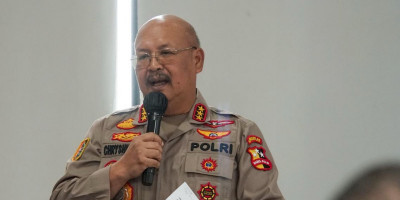 Polisi, Masa Depan dan Di Depan Massa