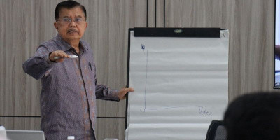 Jusuf Kalla: Kepercayaan Pasar Kunci Cegah Krisis Ekonomi Nasional