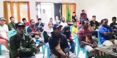 Nobar Piala Dunia dan Makan Bersama di Koramil 1710-02/Timika 