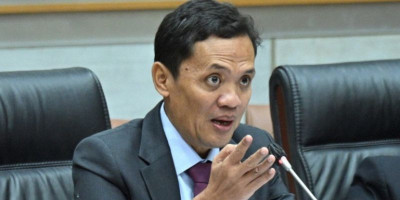 Ketua Komisi III DPR Desak Aparat Tangkap Bandar Besar  Judi Timezone
