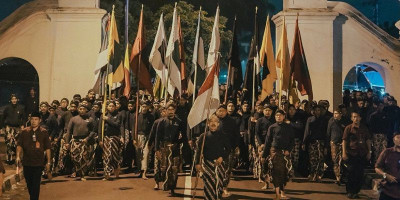 Mubeng Beteng, Menjaga Jiwa di Tengah Derap Zaman