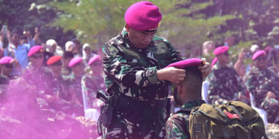 Jejak Panjang Para Kesatria Amfibi, Pangkormar Kukuhkan 947 Prajurit Petarung Dengan Baret Ungu