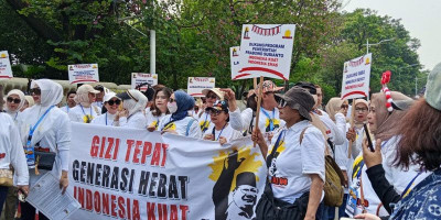 Ratusan Emak-Emak Bergerak, Dukung Program Prabowo Demi Indonesia Maju Bersama