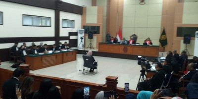 Sidang Perdana dr. Tifa Digelar, Besok Ujian Disertasi
