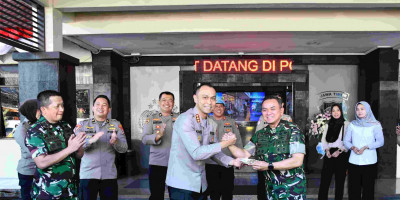 Semarak Hari Bhayangkara ke-80, Korem 083/Bdj Beri Hadiah Spesial Polresta Malang Kota