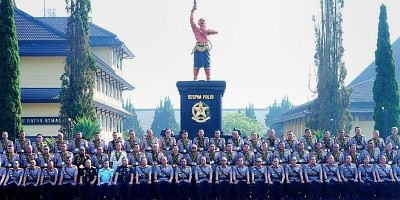 418 Lulusan Sespim Siap Jadi Garda Terdepan Hadapi Tantangan Global 
