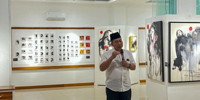 Irjen Pol Dr Susilo Teguh R, Buka Pameran Tunggal Karya Komjen Pol Prof  Cryshnanada DL