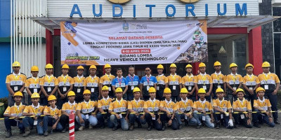 United Tractors Dorong Talenta Vokasi Unggul Lewat Lomba Kompetensi Siswa Teknik Alat Berat
