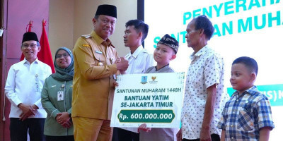 Baznas Bazis Jakarta Timur Salurkan Bantuan dan Beri Penghargaan Penghimpun ZIS Terbaik