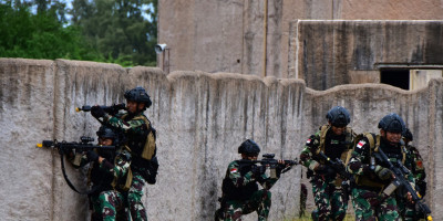 Air Assault Operations, Marinir Indonesia Tuntaskan Aksi Penyelamatan Warga di Medan Tempur