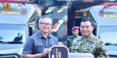 Pangkormar Terima Penyerahan Kendaraan Ambulans Dari Bank Mandiri