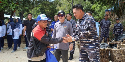 Kodaeral IV Peringati HUT Pertama dengan Aksi Bersih Pantai dan Bakti Sosial 