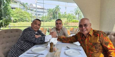 Mengapa Bukan Dewan Pers yang Damaikan Hotman Paris dan PWI?