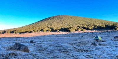 Salju Selimuti Alun-Alun Suryakencana Gunung Gede?