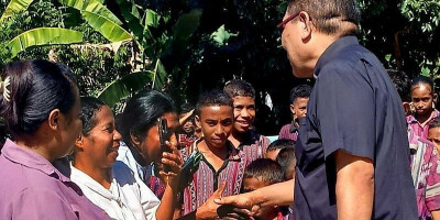 Padre Marco Buktikan Mimpi Anak Desa Bisa Menembus Vatikan