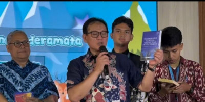 Di C-Day 2026 FPIK IPB, Prof. Rokhmin Dahuri Tantang Mahasiswa: Jangan Jadi Job Seeker, Jadilah Raja Ekonomi Biru!
